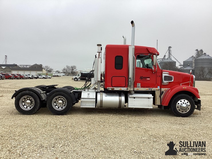 2020-freightliner-122sd-image-4