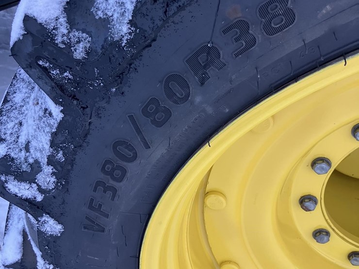 2010-john-deere-8295r-image-47