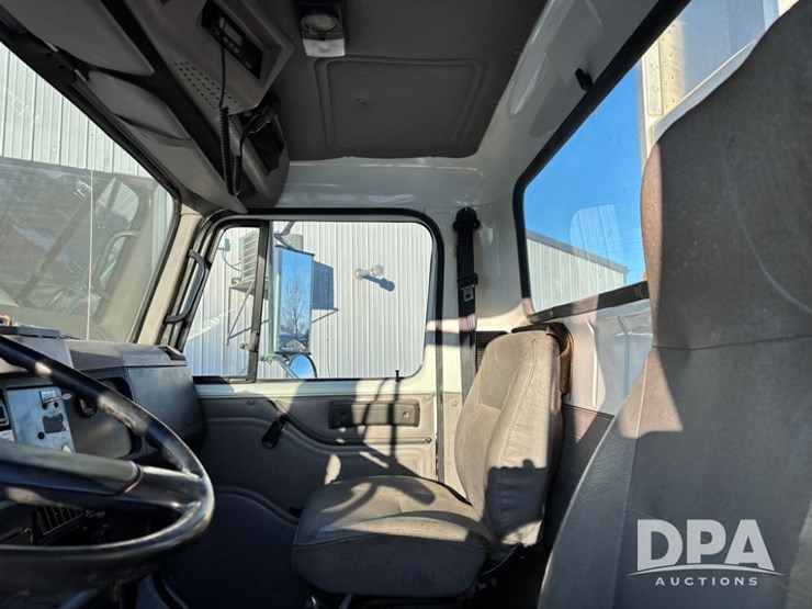 international-4900-image-55