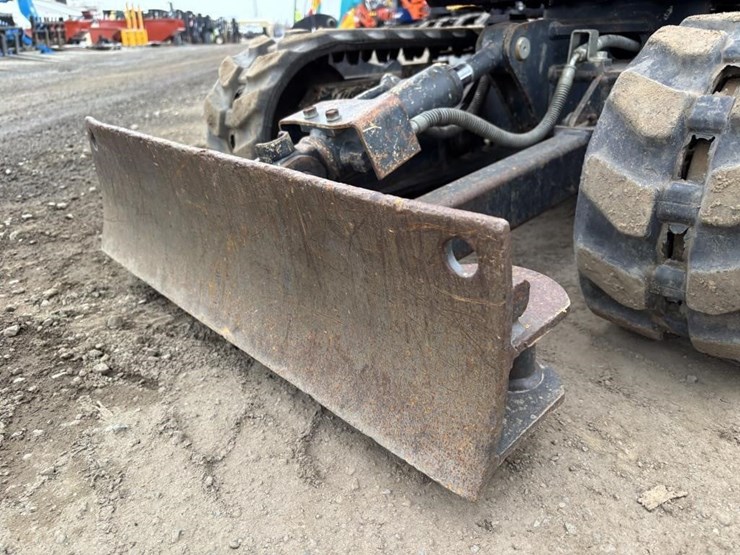 2015-kubota-k008-3-image-9