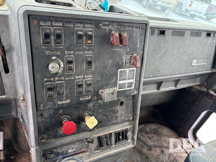 1994-mack-ch613-image-69