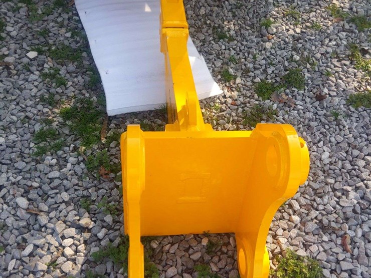 caterpillar-320-image-2