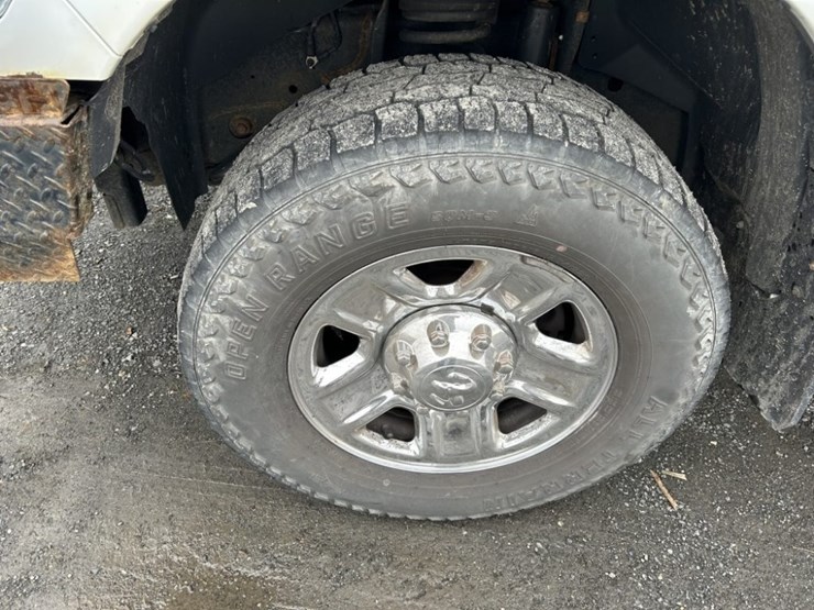 2018-dodge-2500-image-30