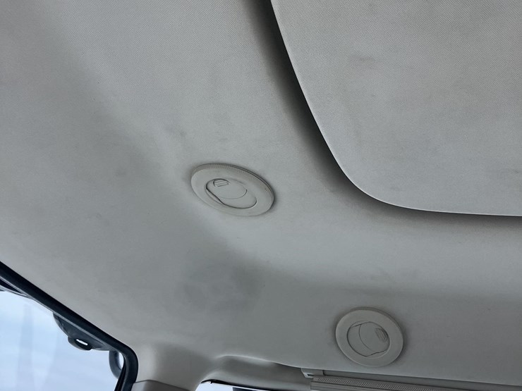 2010-john-deere-8295r-image-21