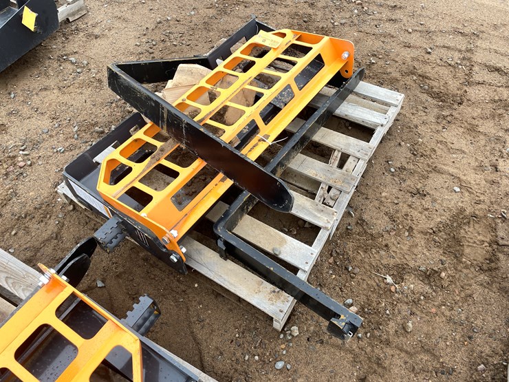 #2057-•-unused-2025-landhonor-pallet-fork-attachment-image-3