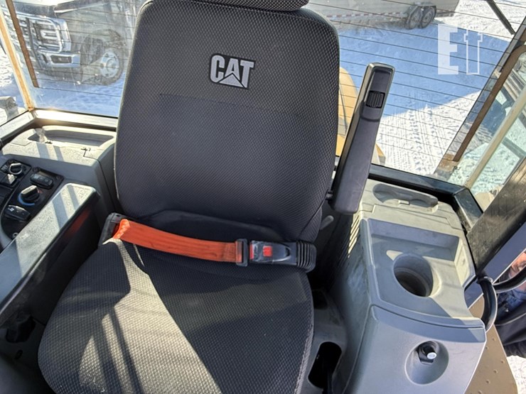 2021-caterpillar-920-image-19