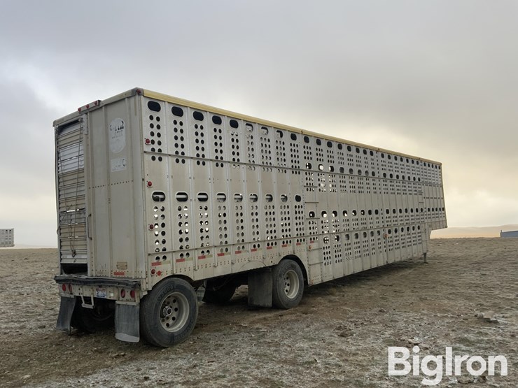 merritt-gold-line-image-5