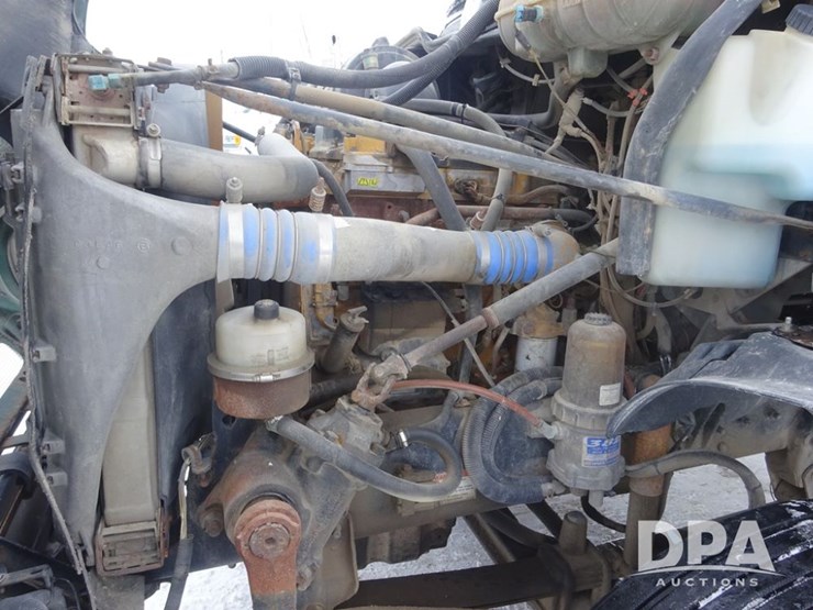 2007-freightliner-columbia-112-image-70