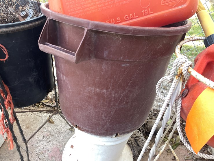 #3735-•-plant-stands,-gas-cans,-and-buckets-image-6