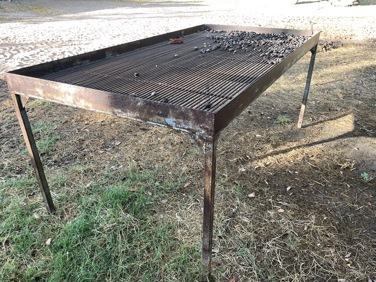 #3732-•-pecan-sorting-table-image-3