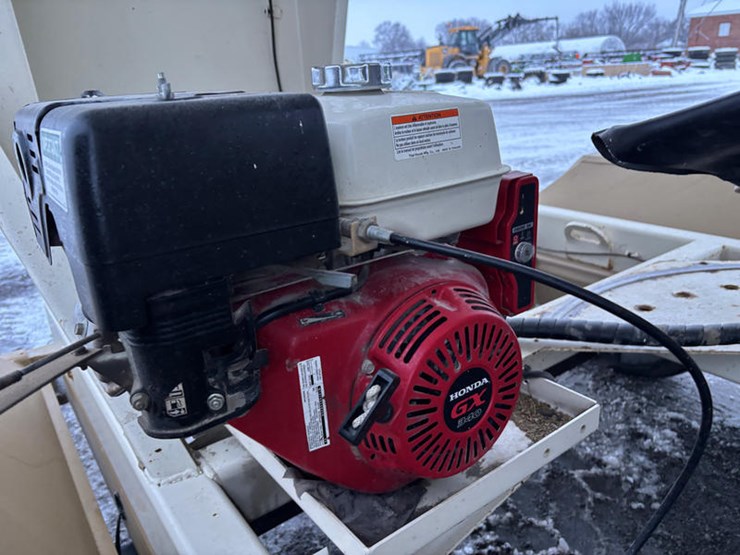 2010-unverferth-3750-image-10