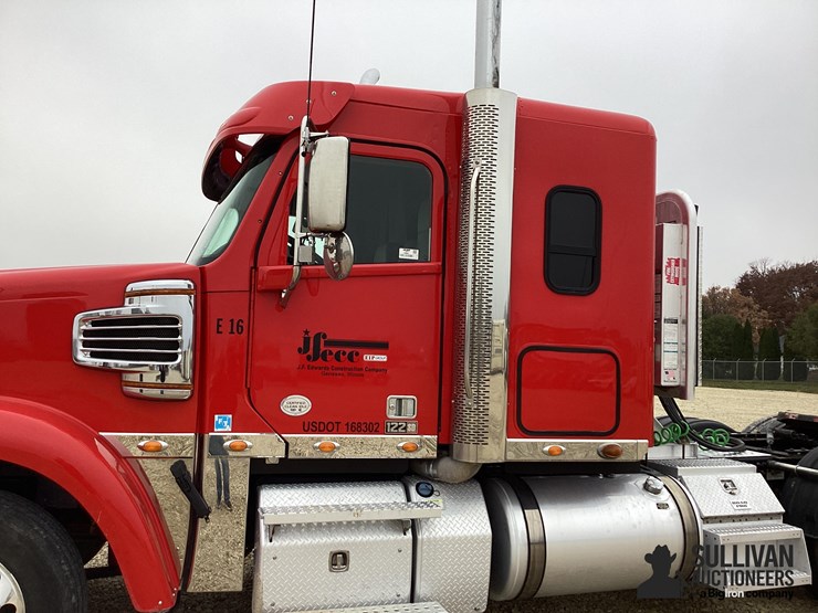 2020-freightliner-122sd-image-19