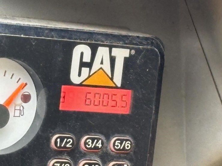 caterpillar-259d-image-40