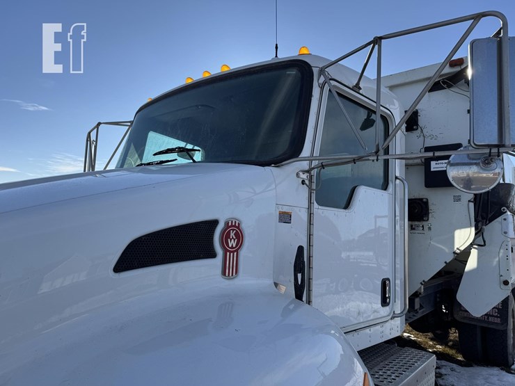 2014-kenworth-t370-image-92