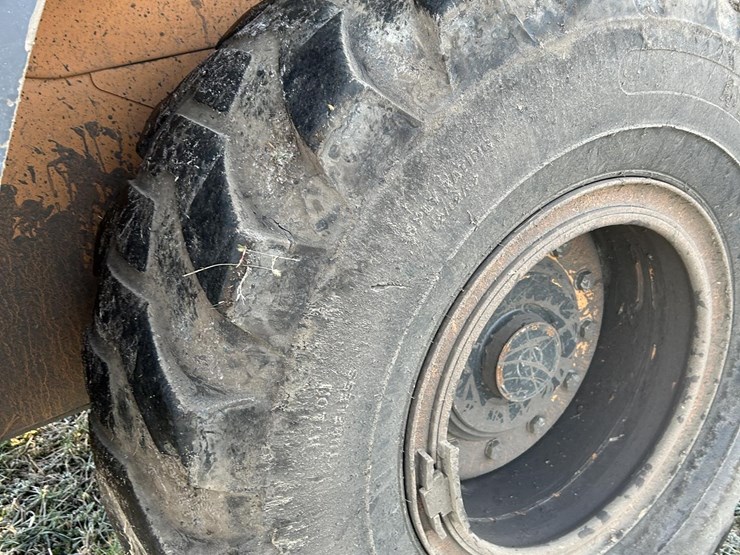 2014-case-721f-xr-image-47