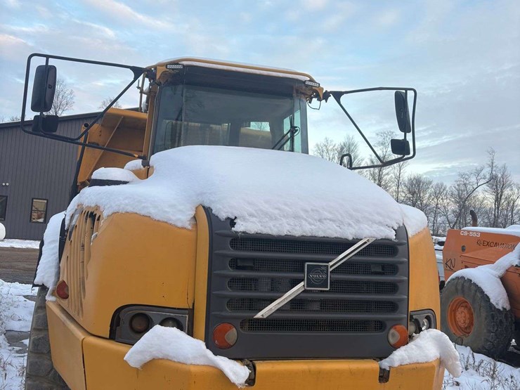 2000-volvo-a40d-image-2