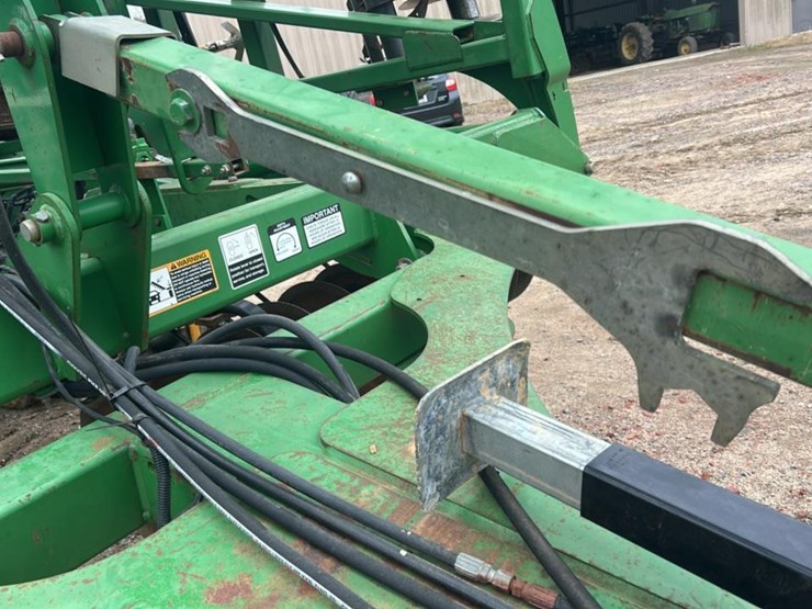 2009-john-deere-2310-image-27