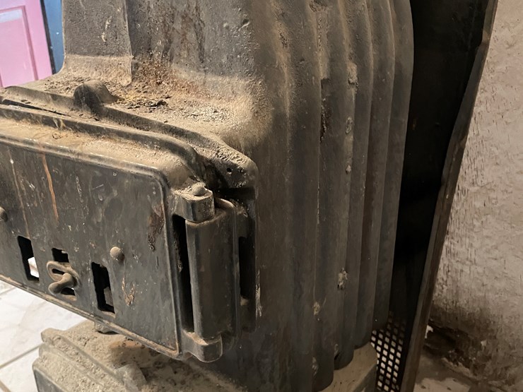 #3737-•-antique-cast-iron-stove/-water-heater-image-7