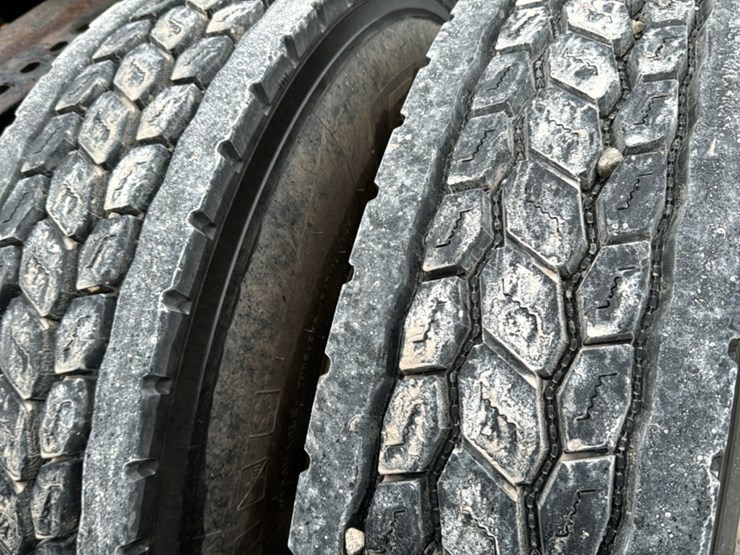 2006-peterbilt-379-image-12