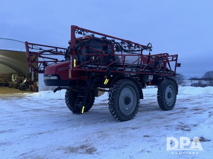 case-ih-patriot-3330-image-1