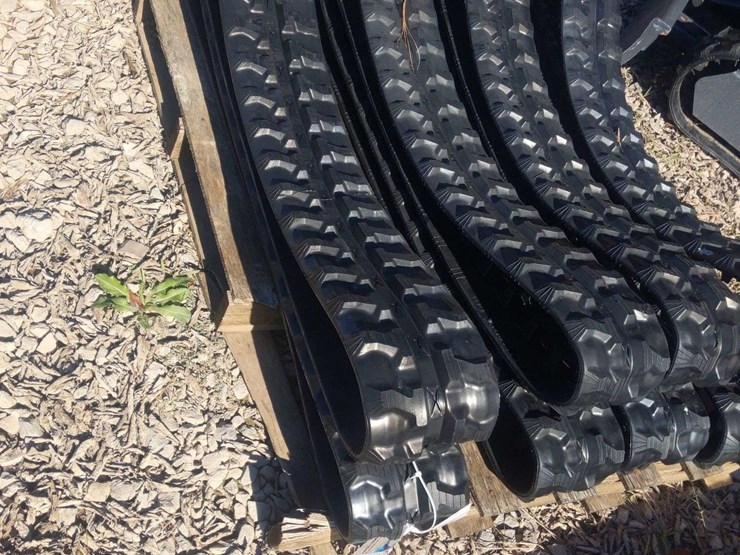 qty-(1)-set-unused-mini-excavator-rubber-tracks-image-5