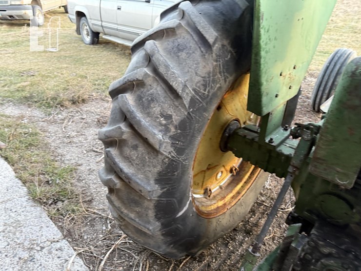 john-deere-4010-image-9