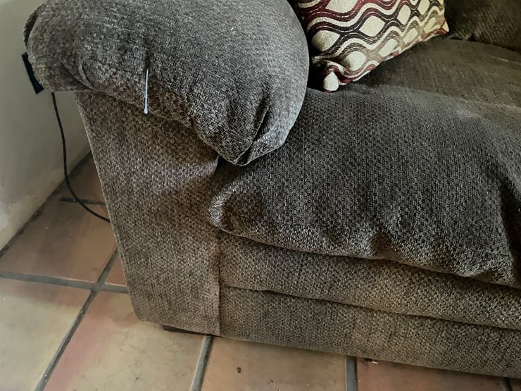 #3744-•-matching-couch-and-loveseat-image-14