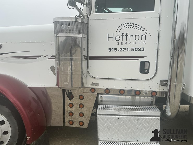 peterbilt-379-image-18