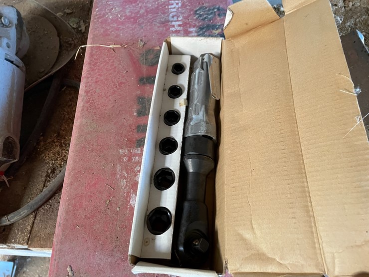 #3718-•-lot-of-power-tools-image-6