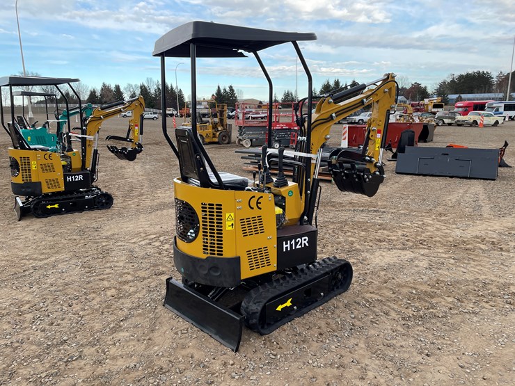 #9230-•-2025-unused-cfg-mini-excavator-image-3