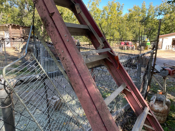 #3705-•-10'-step-ladder-image-6