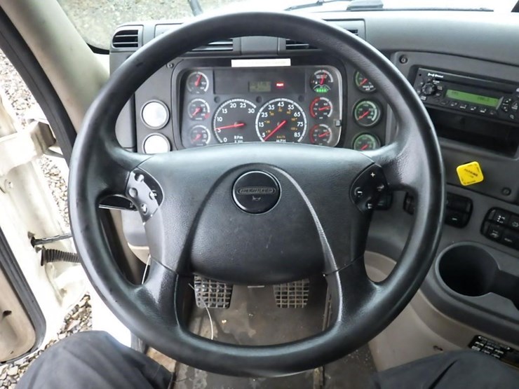 freightliner-cascadia-125-image-49