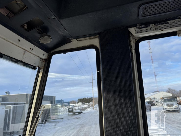 j-i-case-2290-image-64