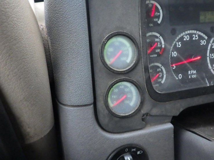 freightliner-cascadia-125-image-52