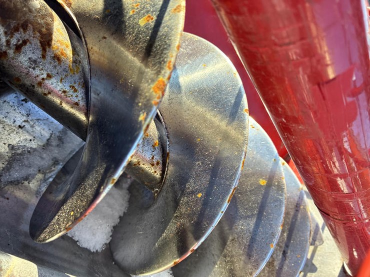 hutchinson-8x33-image-3