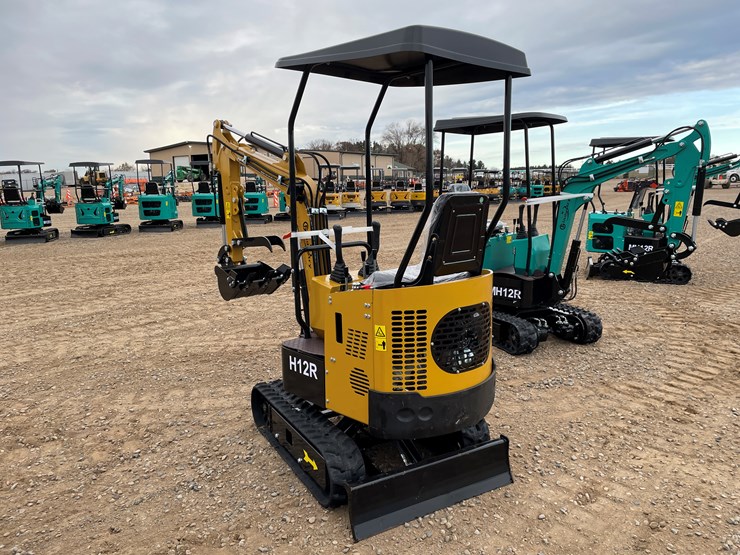#9222-•-2025-unused-cfg-mini-excavator-image-2