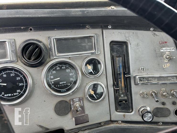 1997-ford-lt8000-image-69