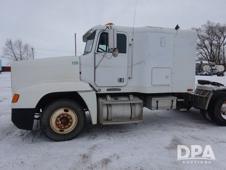 1994-freightliner-fld120-image-63