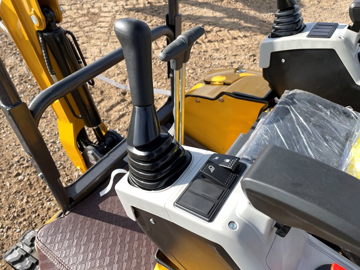 #9213-•-2025-unused-cfg-mini-excavator-image-21