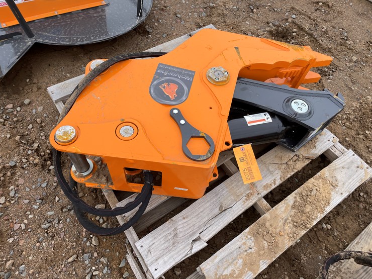 #2075-•-unused-2025-wolverine-hydraulic-clamp-attachment-image-1