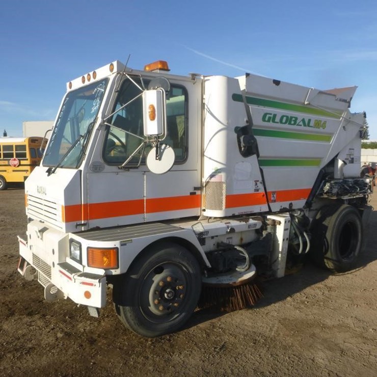 2013 GLOBAL M4 SWEEPER