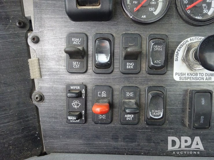 2007-freightliner-columbia-112-image-92