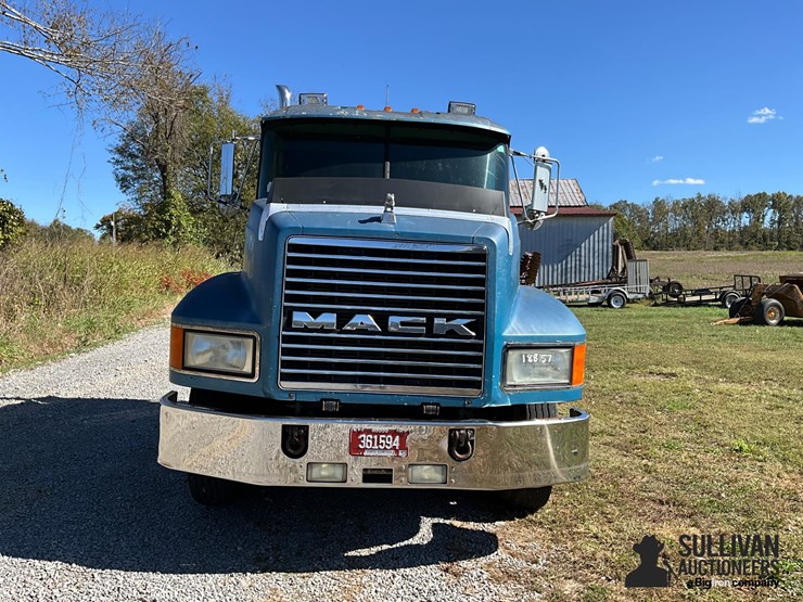 1998-mack-ch613-image-2