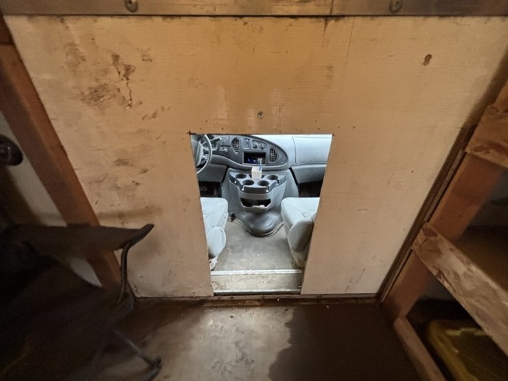 2006-ford-e350-image-19