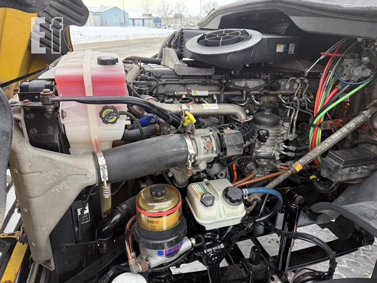 2016-freightliner-cascadia-125-image-42