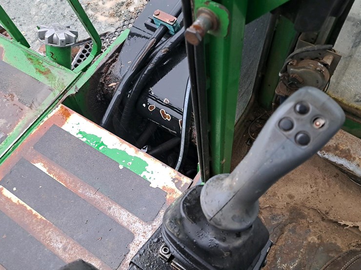 2010-deere-437c-image-10