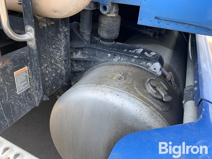 2013-peterbilt-579-image-17