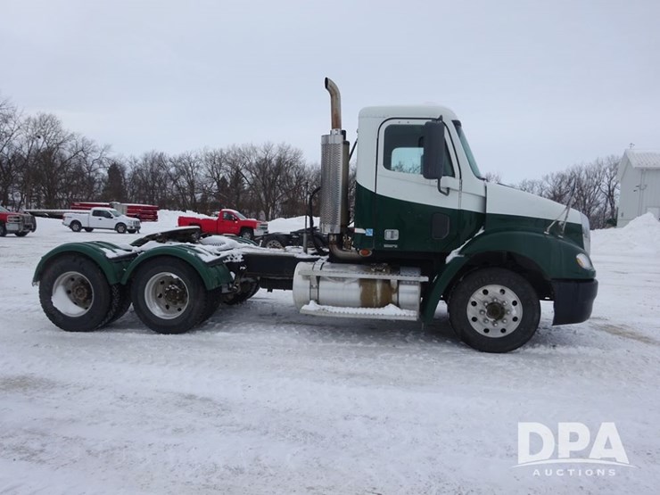 2007-freightliner-columbia-112-image-14