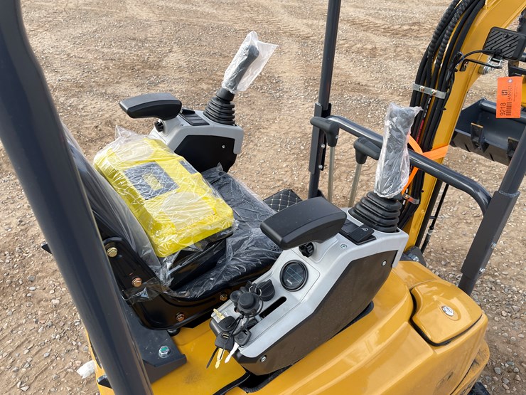 #9218-•-2025-unused-cfg-mini-excavator-image-17