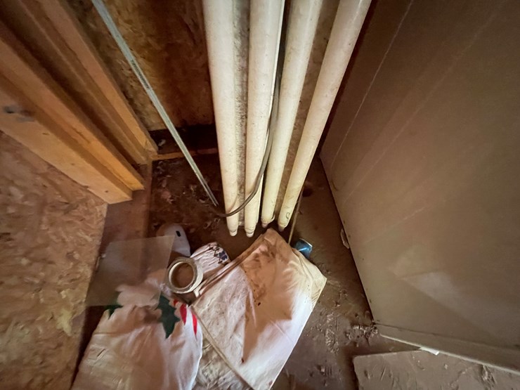 #3687-•-maytag-dryer-and-garage-lamps-image-11